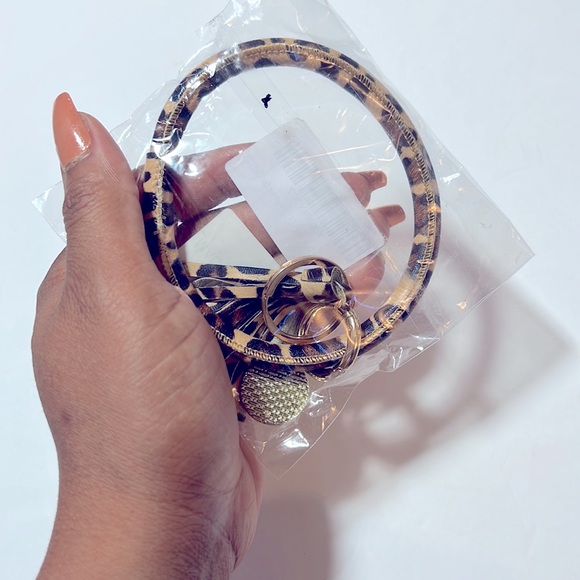 Leopard Tan, Brown Tassel and Black Key Ring Holder Girl Bracelet - Picture 6 of 6